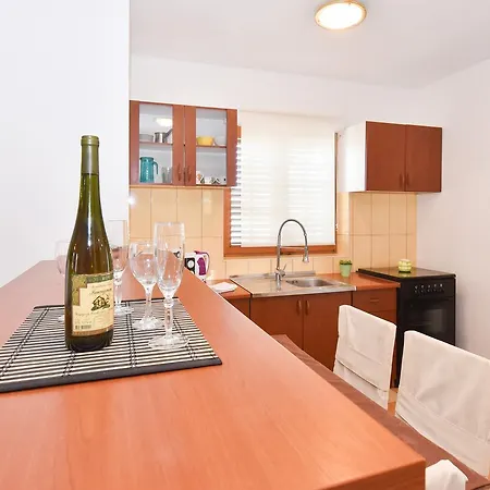 Kostijal Διαμέρισμα *