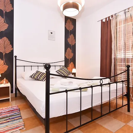 Kostijal Διαμέρισμα *